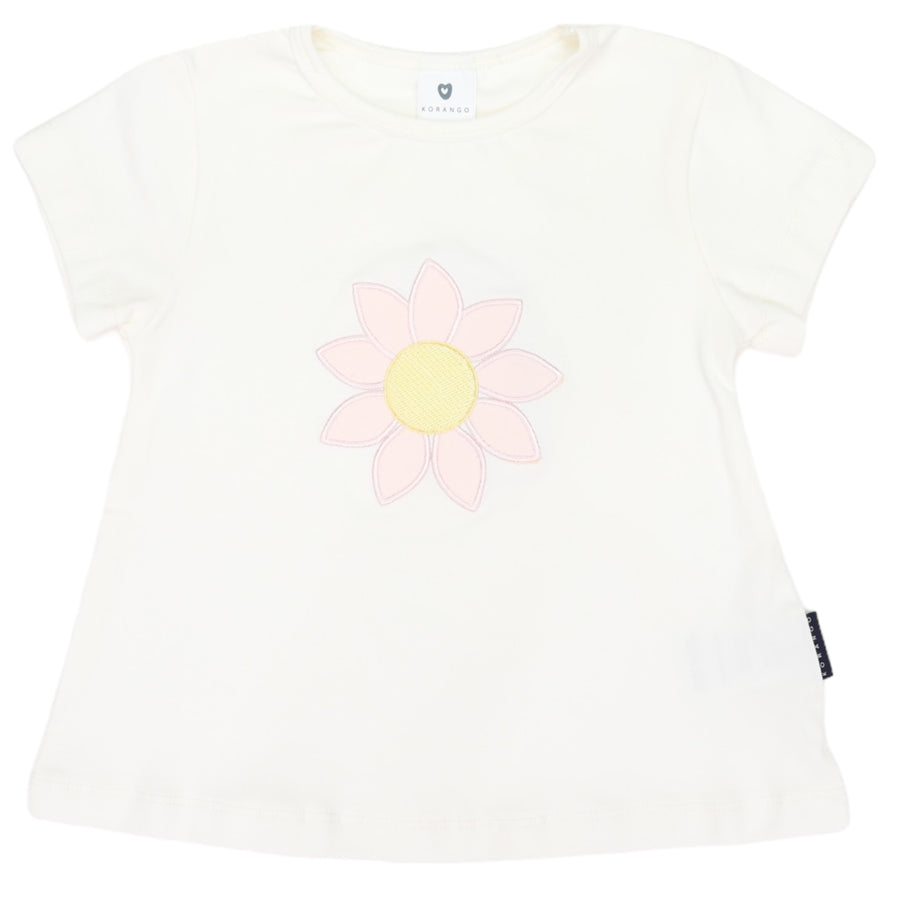 Top with Flower Applique Shrinking Violet/White